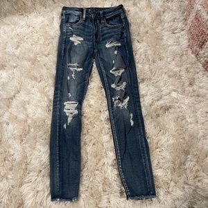 American Eagle Hi-Rise Distressed Jegging Crop Size 2 regular